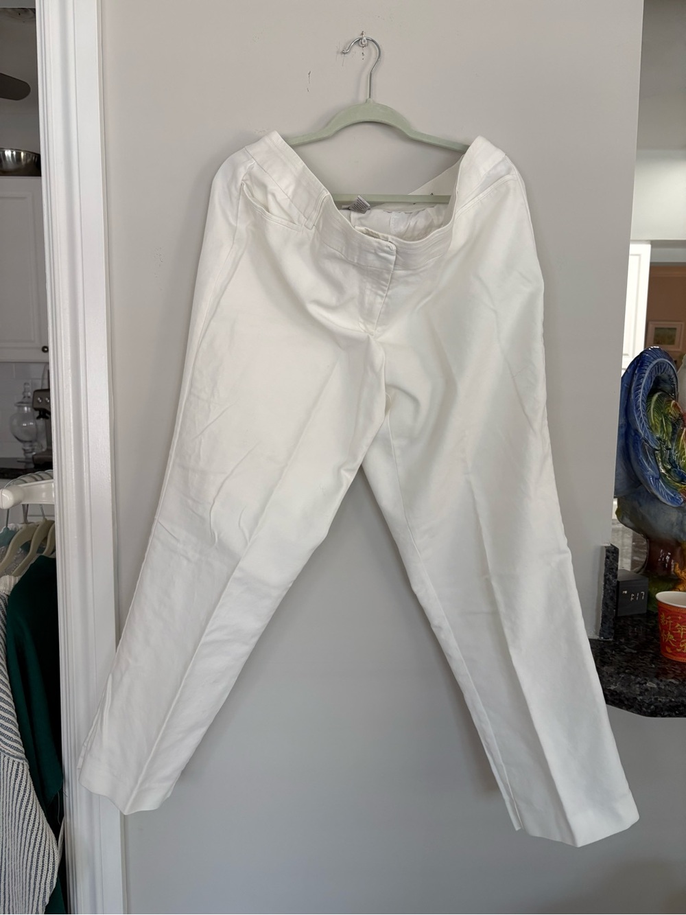 Avenue Classic White cotton Trousers